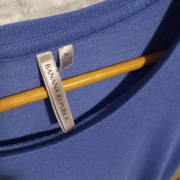BANANA REPUBLIC t-shirt in periwinkle, super soft - Picture 2 of 4